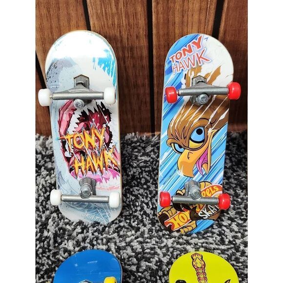 Tony Hawk Hot Wheels Finger Skateboards #A80 - Picture 3 of 9